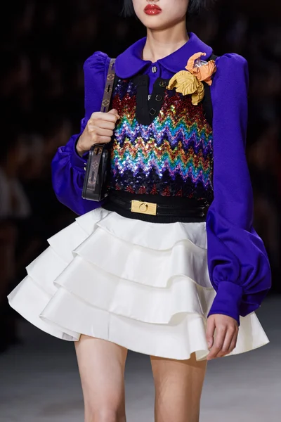 Look 30